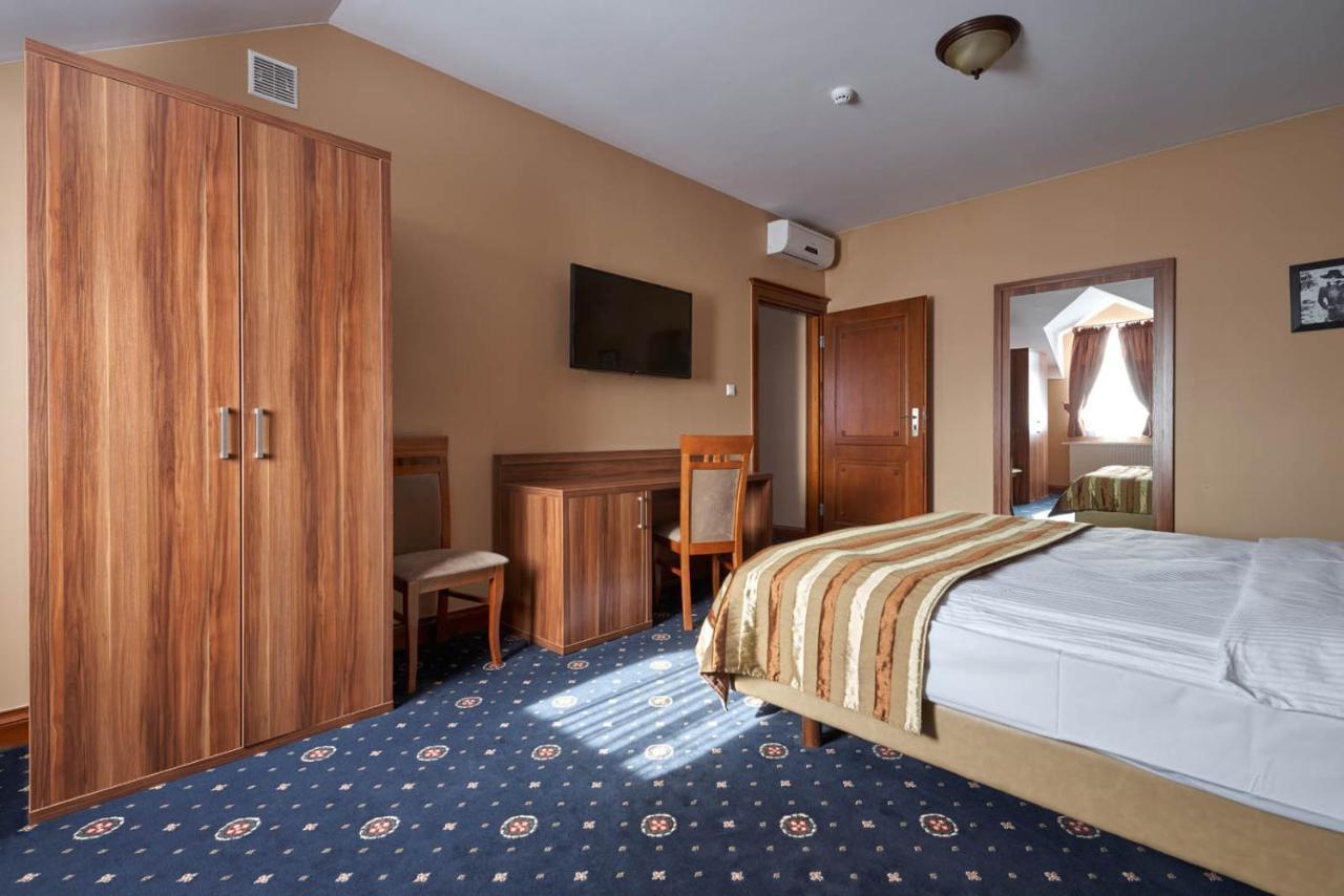 Hotel Dwór Galicja Stalowa Wola Exterior foto